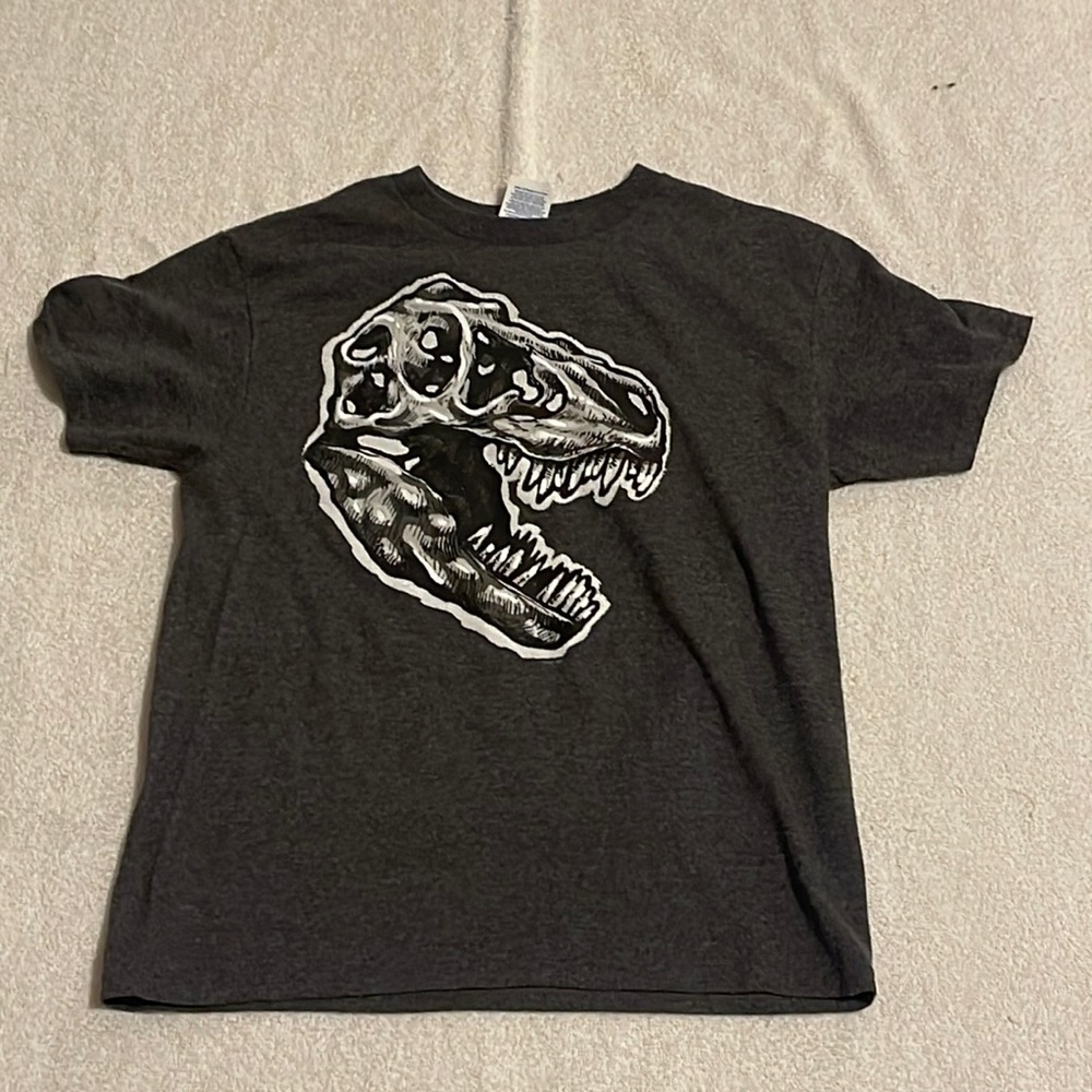 Delta shirt size m pre-owned